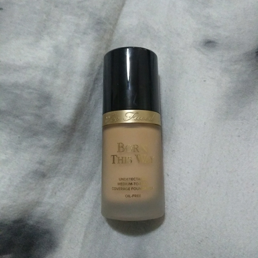 Too Faced Born This Way Foundation